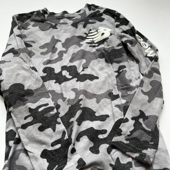 ✨5 for $25✨ Set of 2 Long Sleeve Tees - New Balance Camo and Skeleton St… - Picture 4 of 9